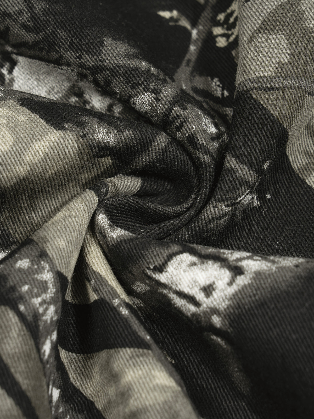 Verse&Vogue | Unisex Tree Camo Barrel Leg Pants